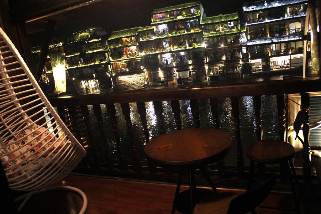 Fenghuang 1St Apartment 외부 사진