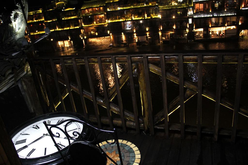 Fenghuang 1St Apartment 외부 사진